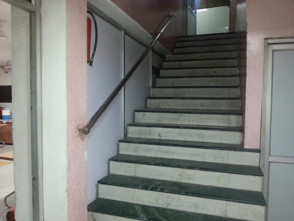 Hotel Royale Paradise Noida Exteriör bild
