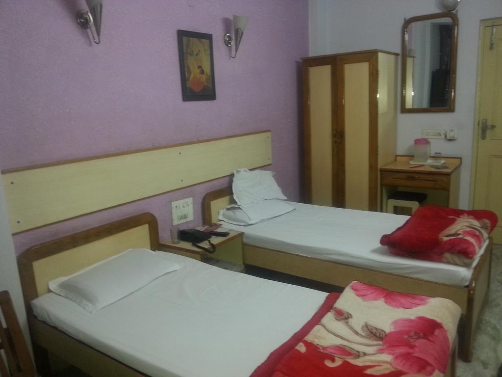 Hotel Royale Paradise Noida Rum bild