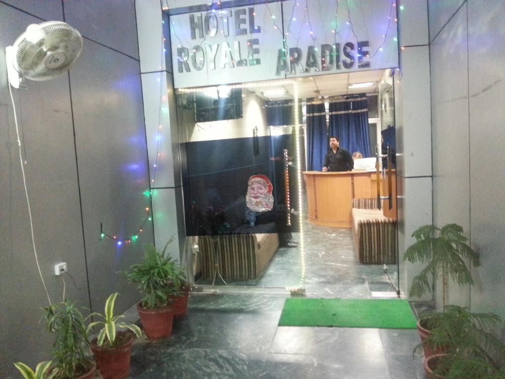 Hotel Royale Paradise Noida Exteriör bild