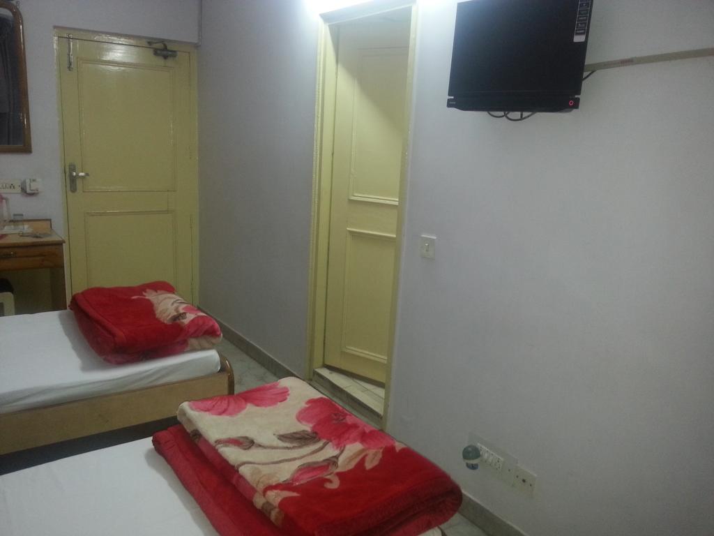 Hotel Royale Paradise Noida Rum bild