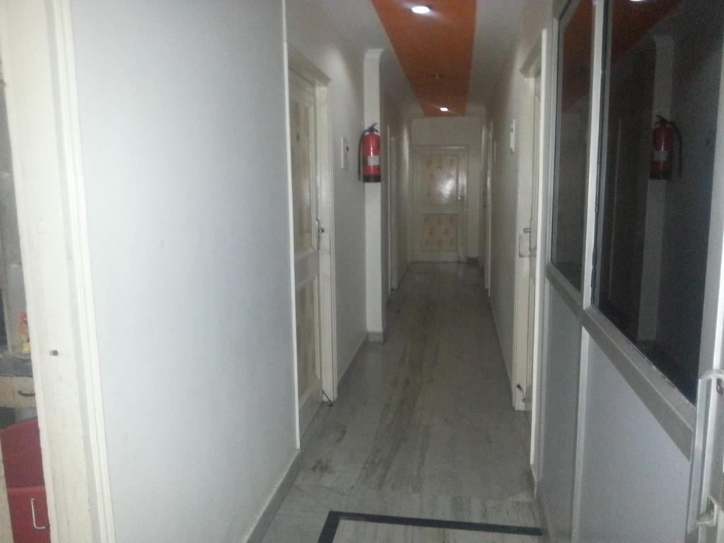 Hotel Royale Paradise Noida Exteriör bild
